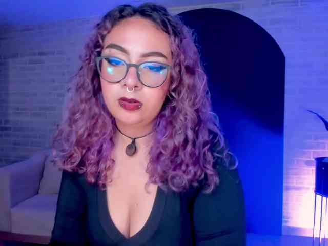 LoiseHarper webcam