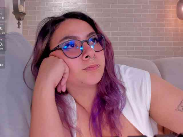 LoiseHarper webcam