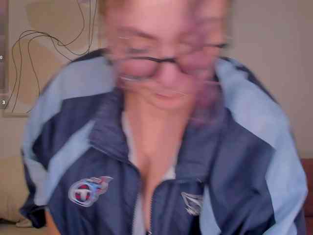 LoiseHarper webcam