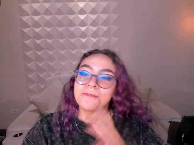 LoiseHarper webcam