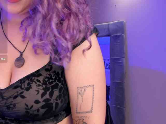LoiseHarper webcam