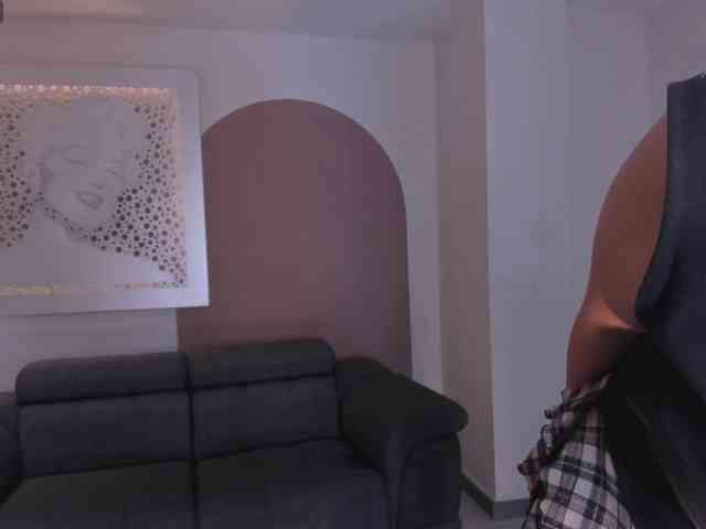 LoiseHarper webcam