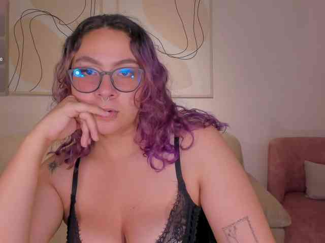 LoiseHarper webcam