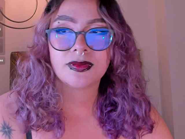 LoiseHarper webcam