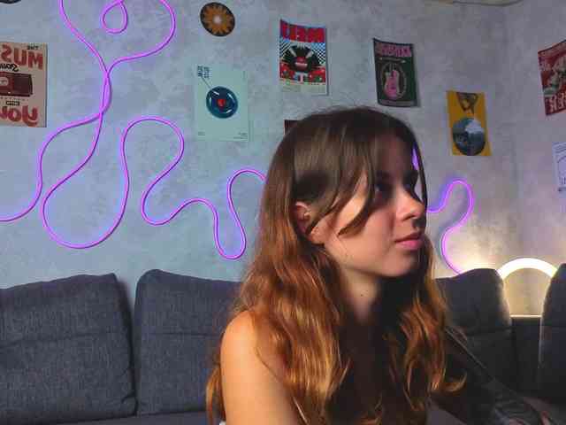 Model: GirlNextDoorTV