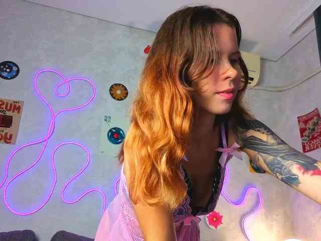 GirlNextDoorTV webcam