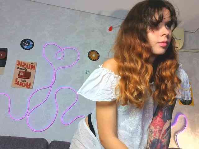 Model: GirlNextDoorTV