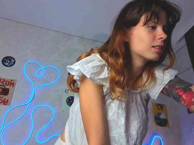 Model: GirlNextDoorTV