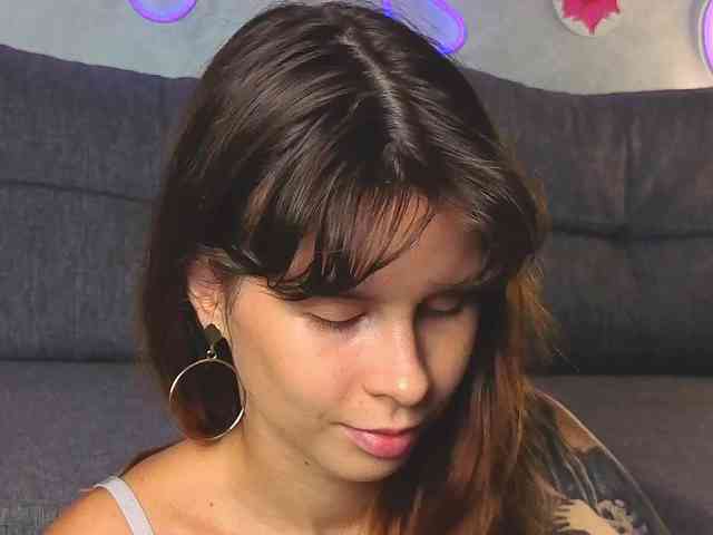Model: GirlNextDoorTV