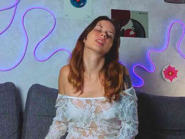 Model: GirlNextDoorTV