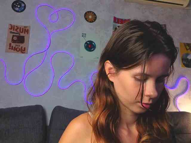 GirlNextDoorTV webcam
