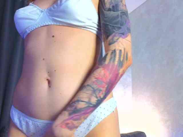 GirlNextDoorTV webcam