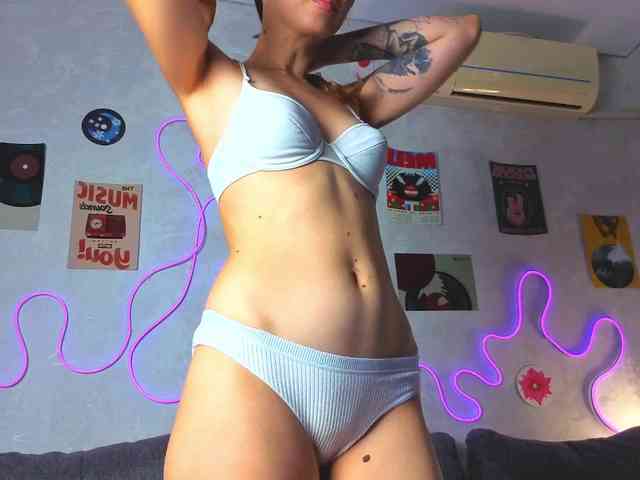 Model: GirlNextDoorTV