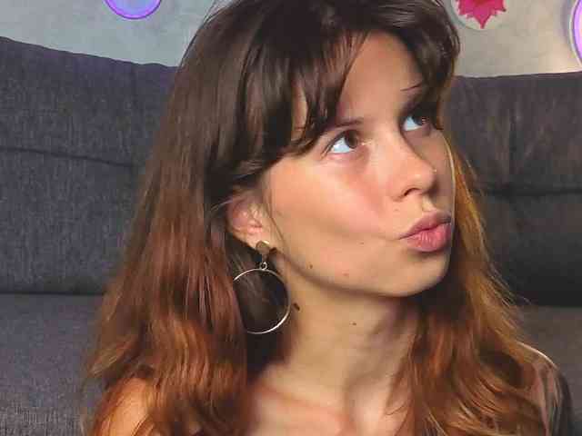 Model: GirlNextDoorTV