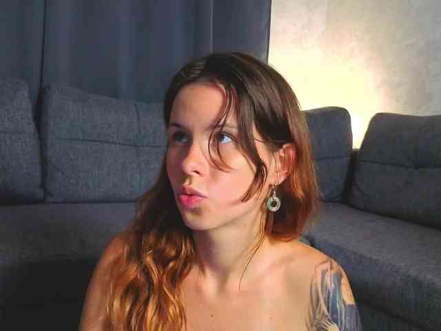 GirlNextDoorTV webcam