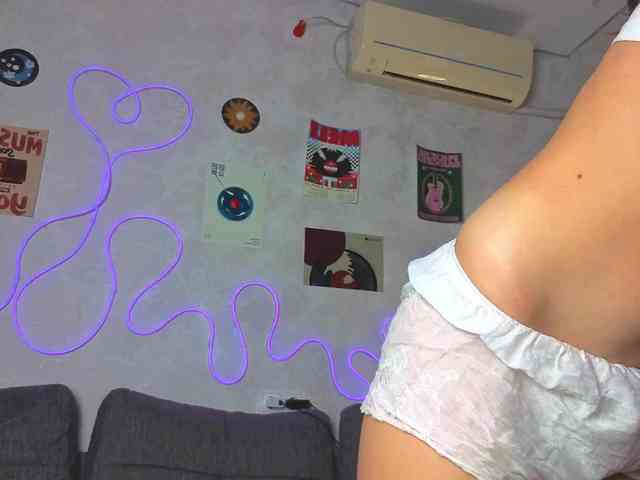 Model: GirlNextDoorTV