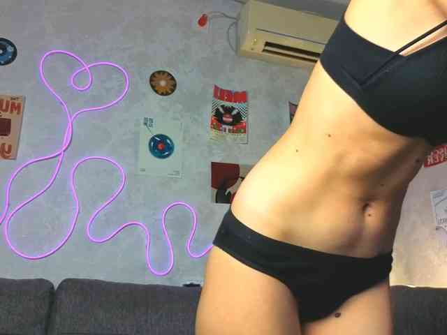 Model: GirlNextDoorTV