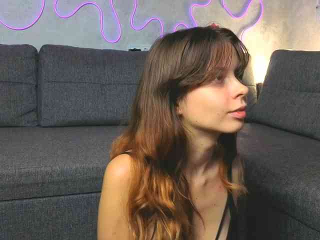 Model: GirlNextDoorTV