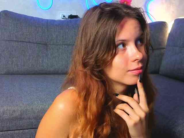 Model: GirlNextDoorTV
