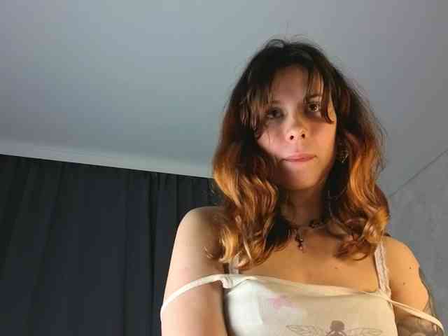 GirlNextDoorTV webcam