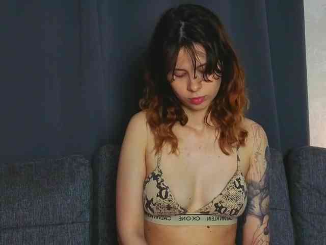 Model: GirlNextDoorTV