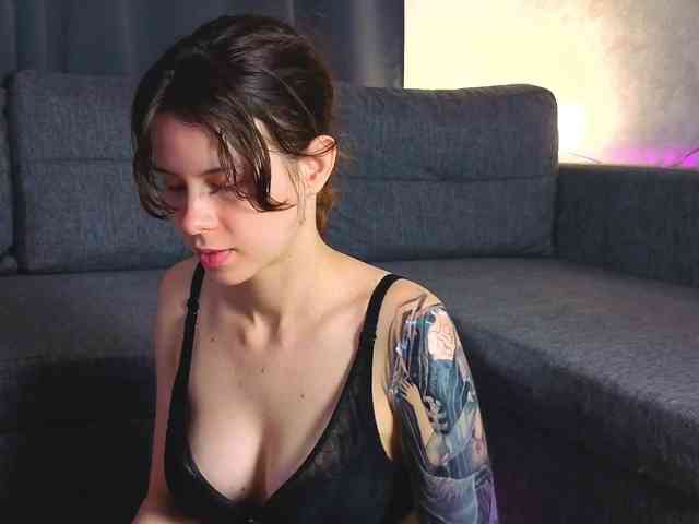 Model: GirlNextDoorTV