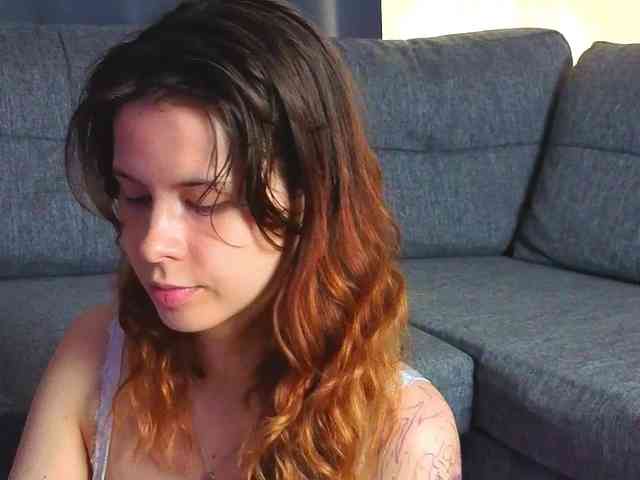 GirlNextDoorTV webcam