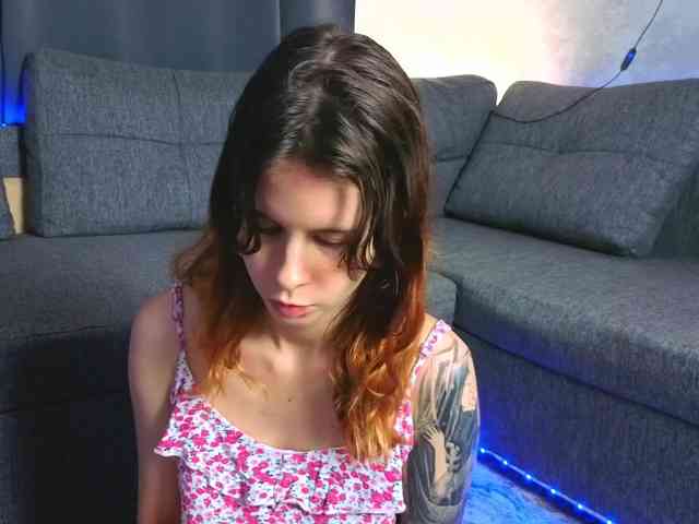 Model: GirlNextDoorTV