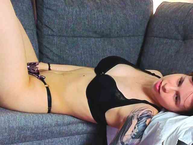 Model: GirlNextDoorTV
