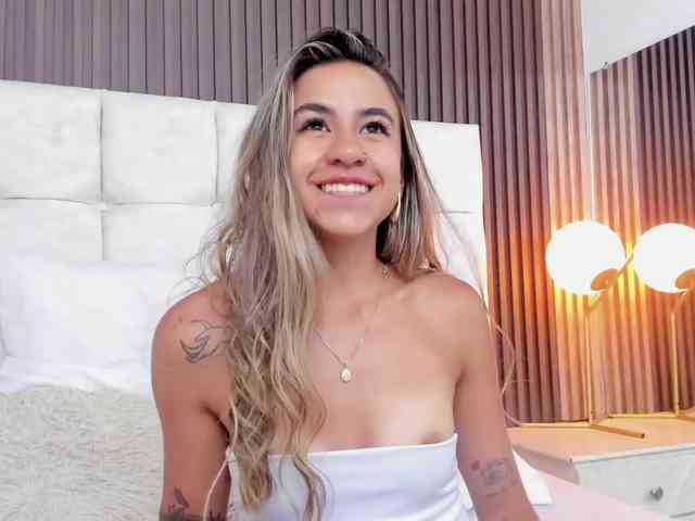 ArianaGreenblath webcam