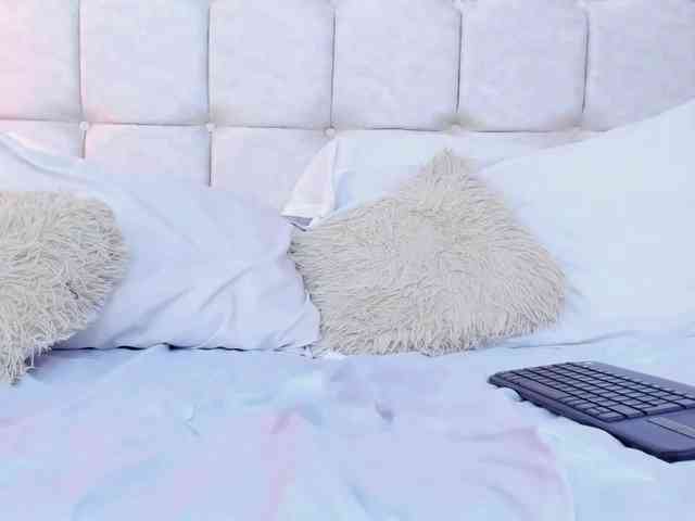 ArianaGreenblath webcam