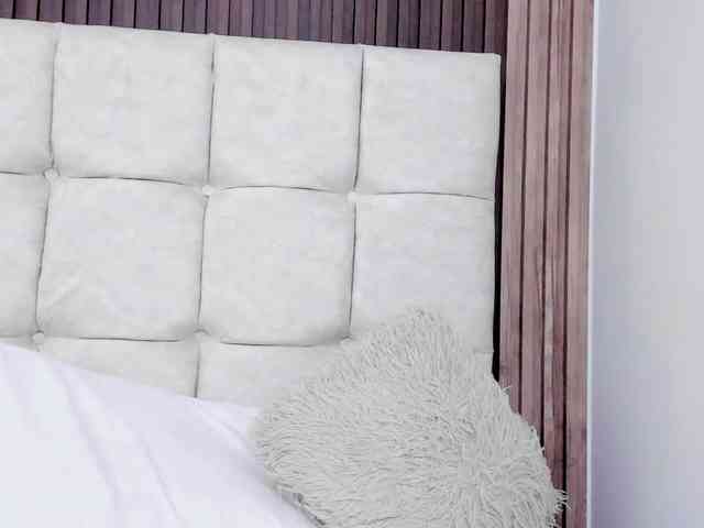 ArianaGreenblath webcam