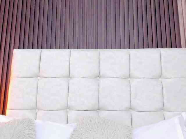 ArianaGreenblath webcam