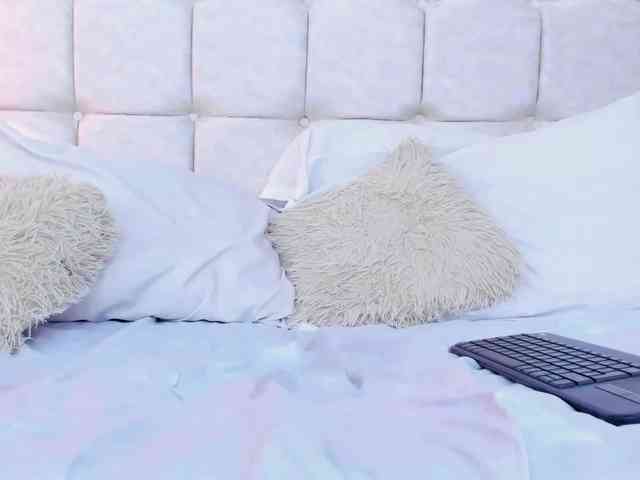 ArianaGreenblath webcam