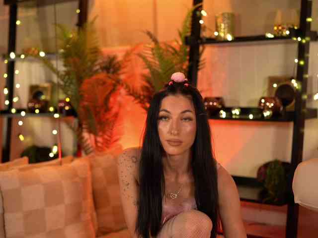 EllieJules webcam