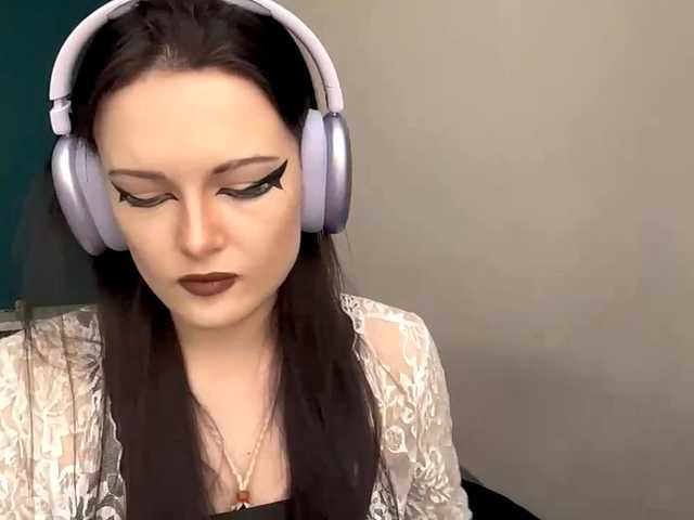 le modèle DaynaHosler est en webcam porno dans un show sur le site bongacams, il possède les tags suivants: White/Caucasian,Brunette,Shaved