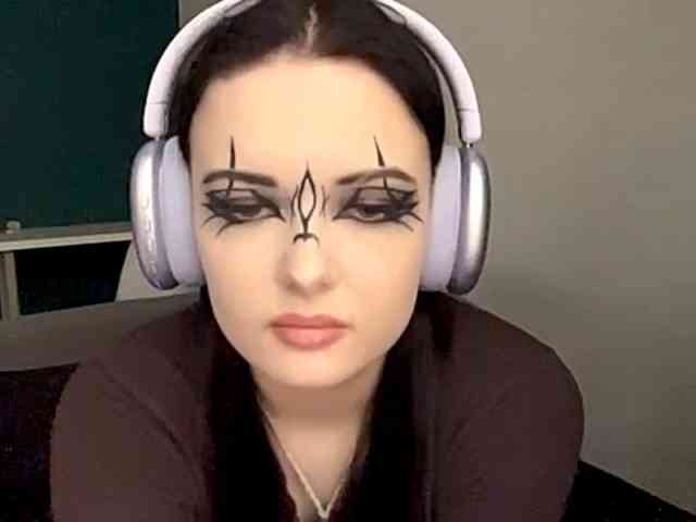 DaynaHosler webcam