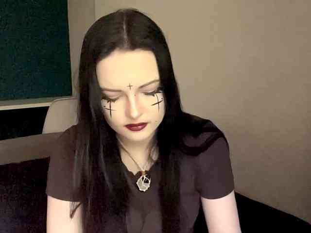Ця модель зараз онлайн. DaynaHosler