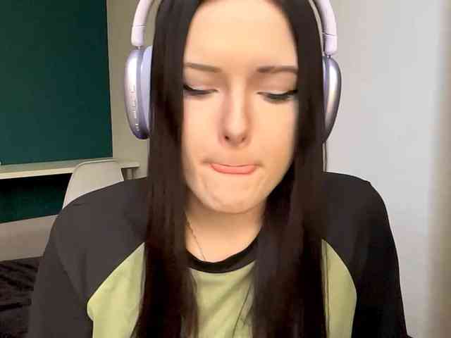DaynaHosler webcam