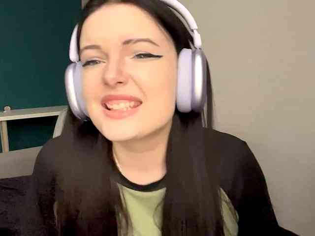DaynaHosler webcam