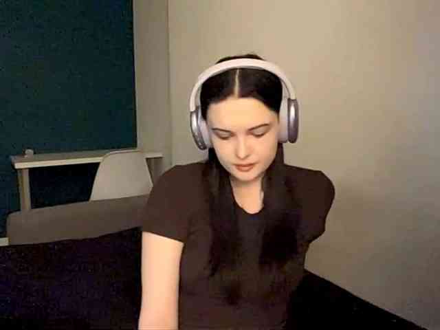 DaynaHosler webcam