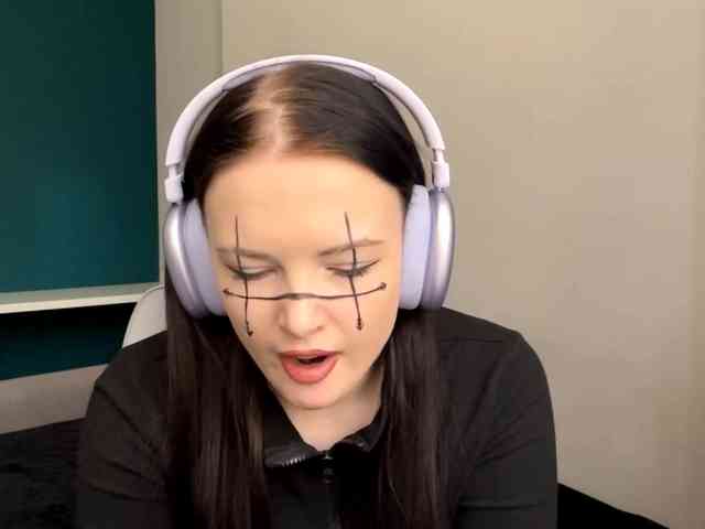 DaynaHosler webcam