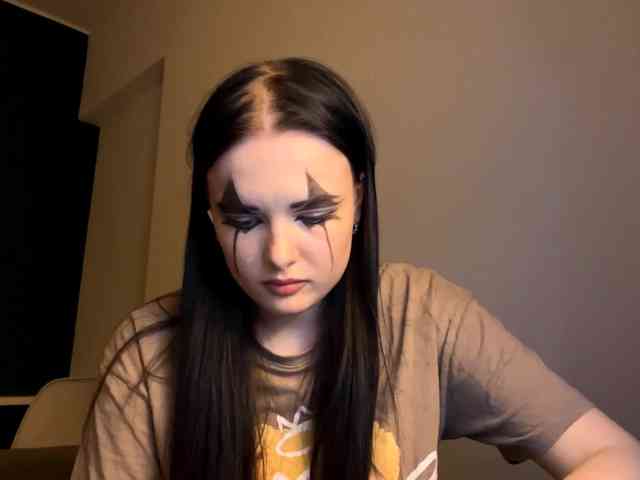 Modèle: DaynaHosler