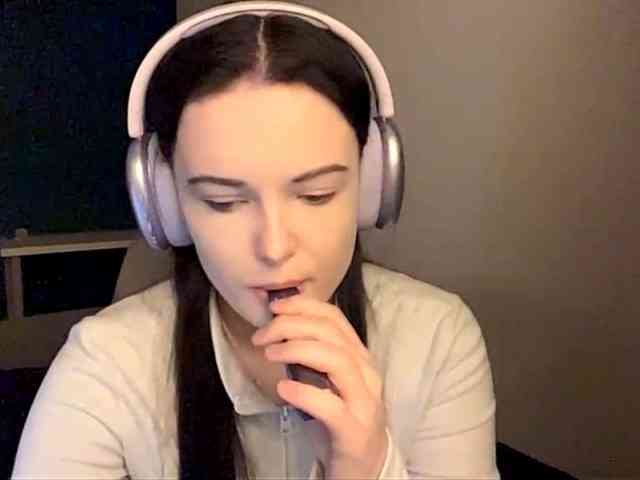 DaynaHosler webcam