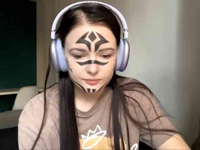 DaynaHosler webcam