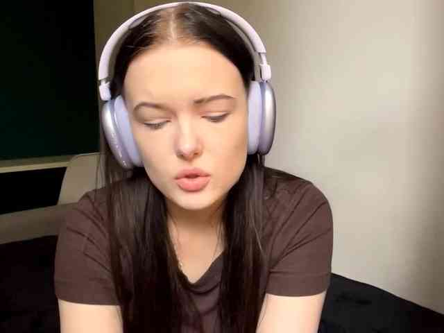 DaynaHosler webcam