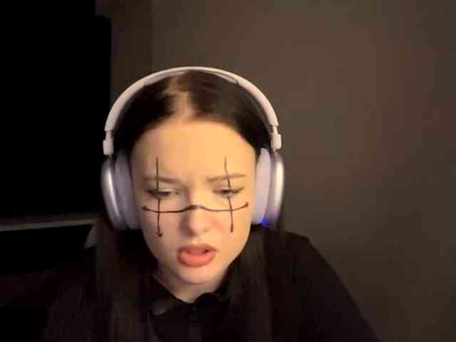 DaynaHosler webcam