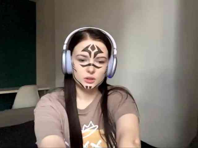 DaynaHosler webcam