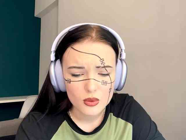 Modèle: DaynaHosler