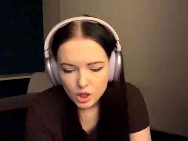 DaynaHosler webcam